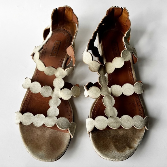ALAÏA Leather Scalloped Accent Gladiator Sandals in Cream SZ 8 - Picture 5 of 11